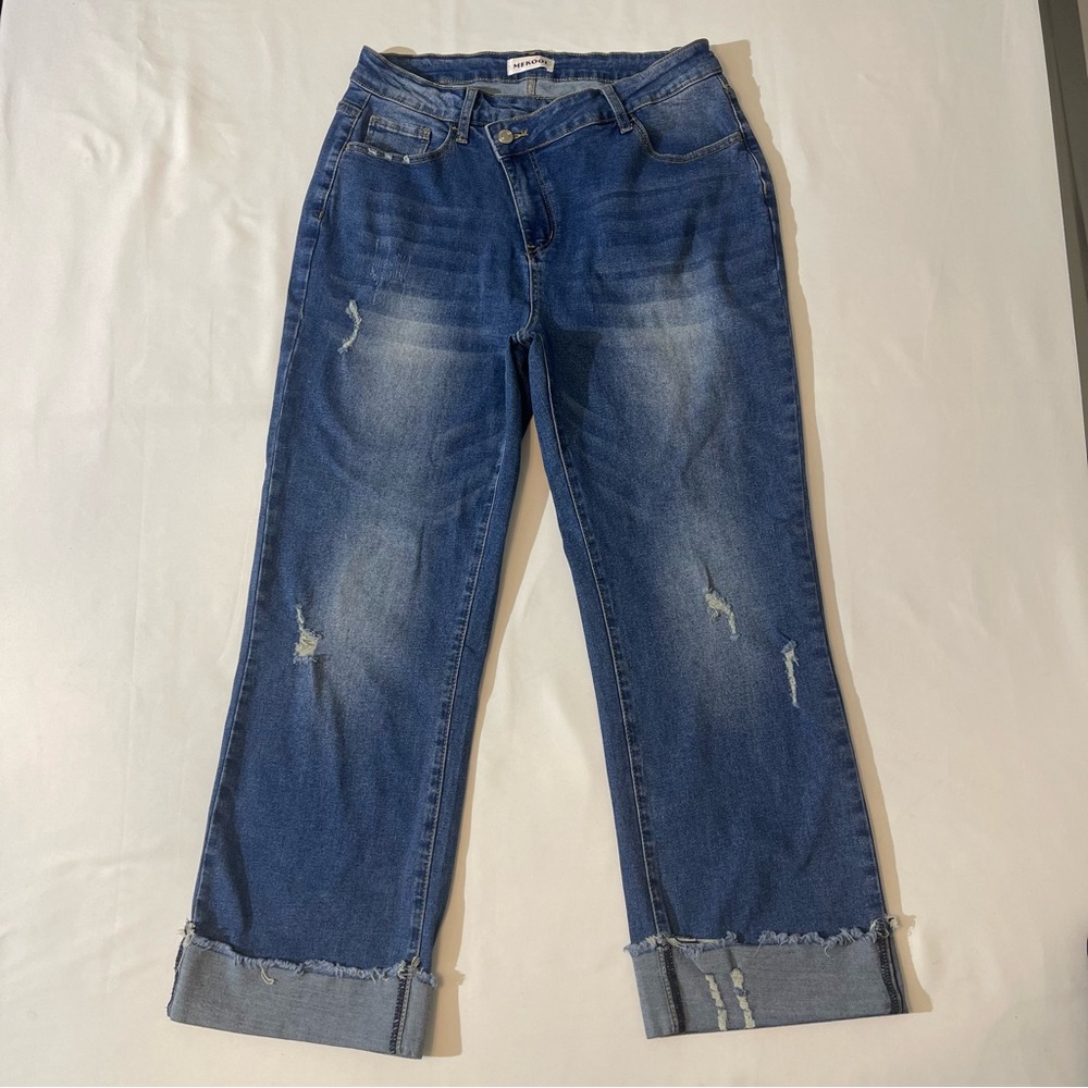 MEKOOL WOMENS JEANS, SIZE XL, VERY GOOD CONDITION PREOWNED. Closure off center.